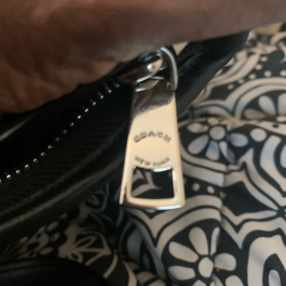 Signature jacquard, refined pebble leather, calf leather. Shoulder bag. - Picture 5 of 5